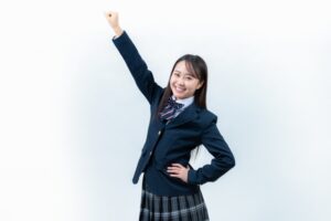 はしゃぐ高校生